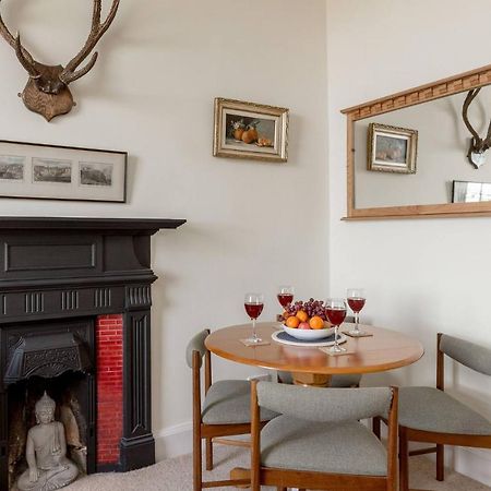 Stunning Panoramic Views: Heart Of The Royal Mile Apartment Edinburgh Bagian luar foto