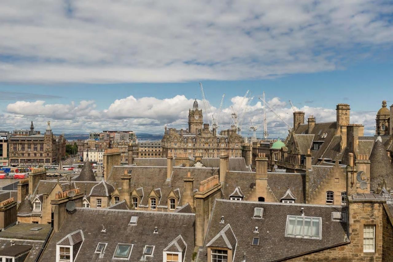Stunning Panoramic Views: Heart Of The Royal Mile Apartment Edinburgh Bagian luar foto